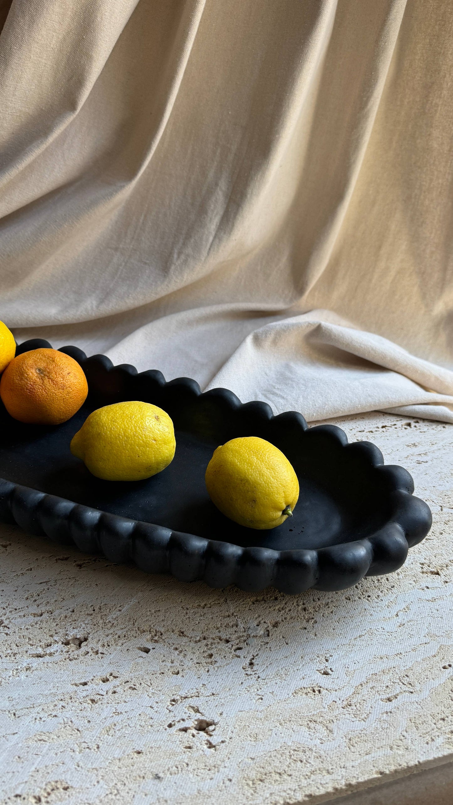 FORMA XXL Handmade Concrete Bowl : BLACK