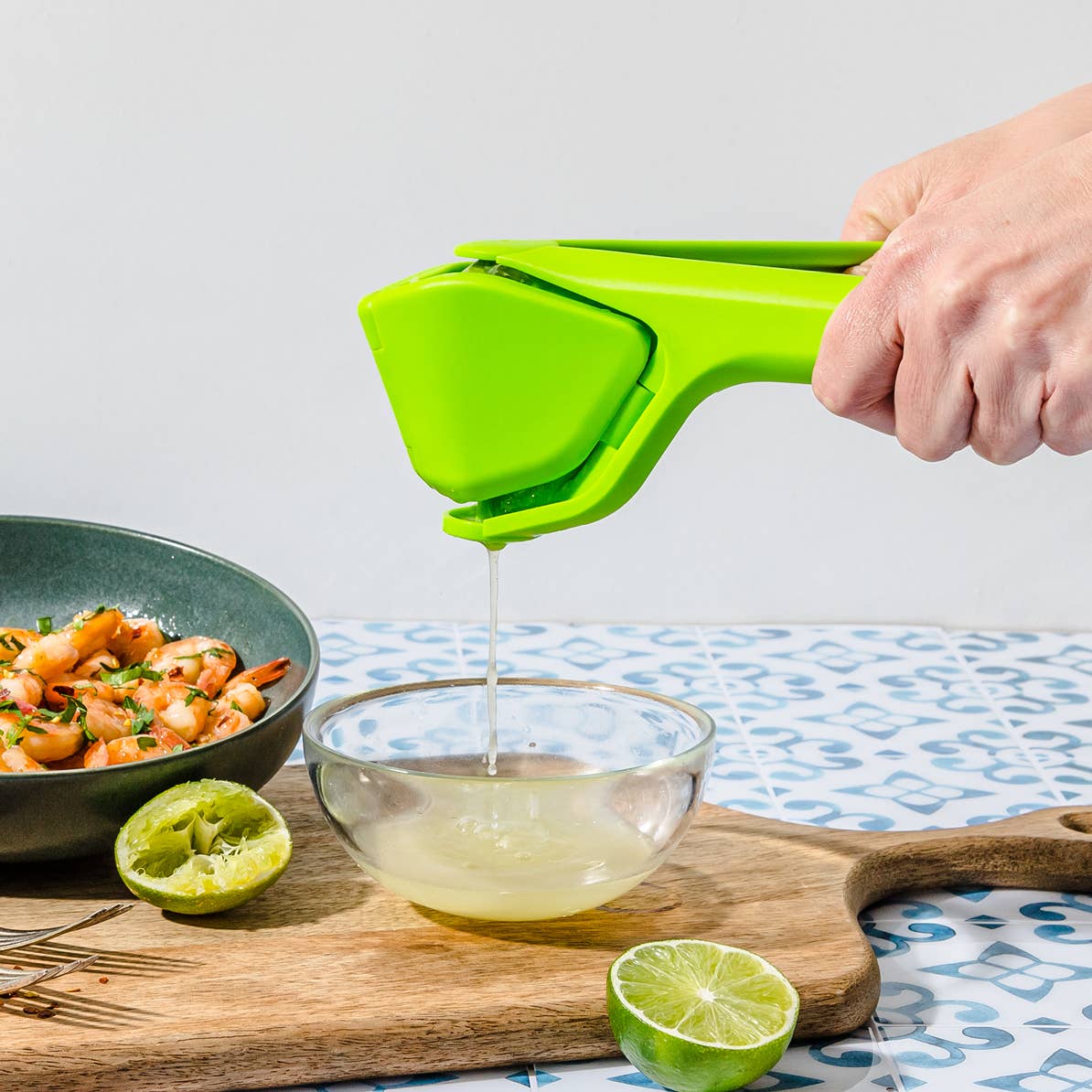 Fluicer - Fold Flat Easy Juicer