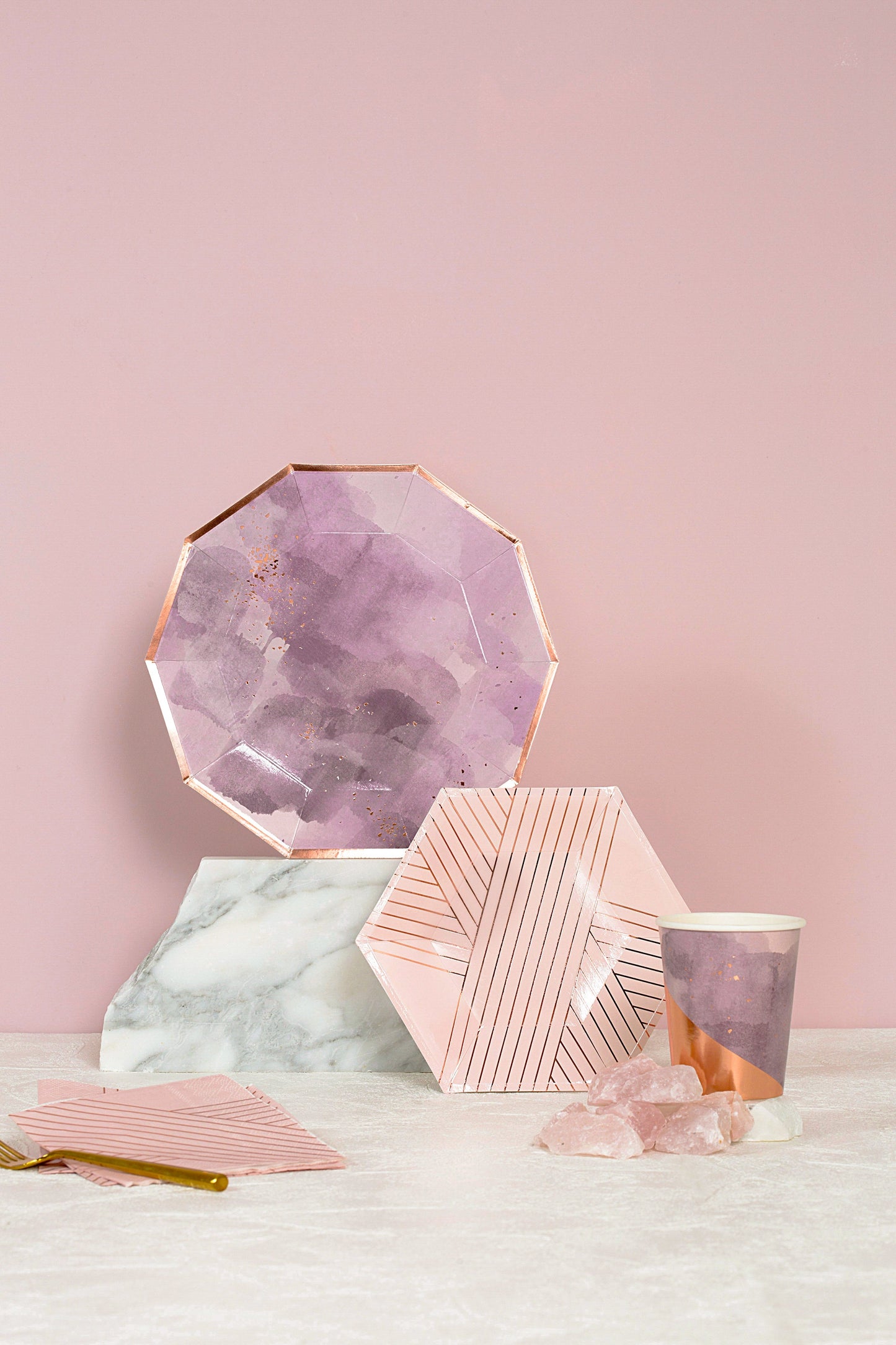 Amethyst light purple watercolor premium large paper plates with rose gold accents for parties.